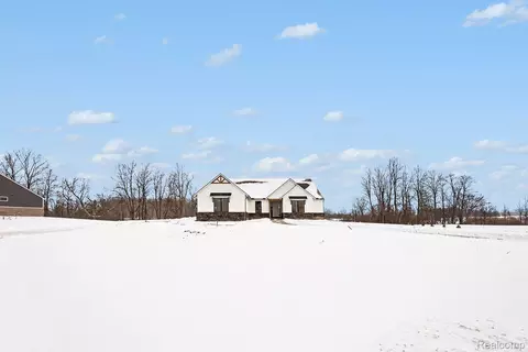 71719 Hidden River Dr, Armada, MI 48005