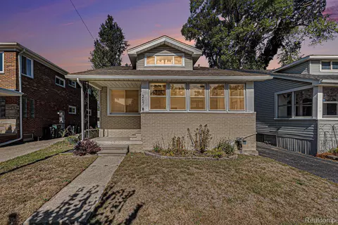 267 Ardmore Dr, Ferndale, MI 48220
