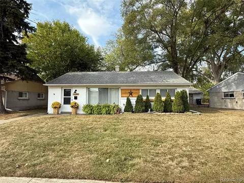 25747 Miracle Dr, Madison Heights, MI 48071