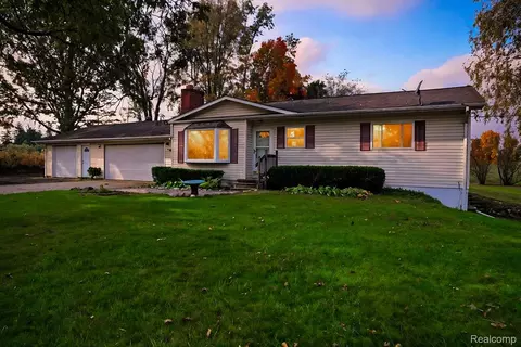 7195 Ormond Rd, Springfield, MI 48350