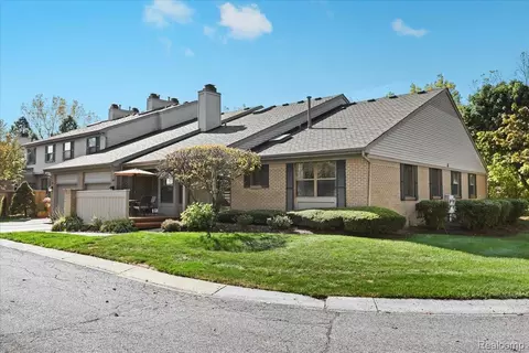 29485 Beau Rdg, Farmington Hills, MI 48331