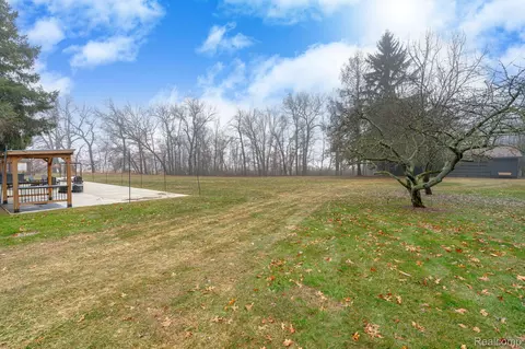 Exterior - 6803 Napoleon Rd, Leoni, MI 49201 photo 8 of 10
