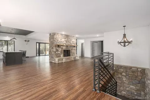 Living - 6803 Napoleon Rd, Leoni, MI 49201 photo 2 of 4