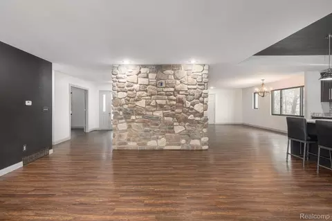 Living - 6803 Napoleon Rd, Leoni, MI 49201 photo 4 of 4