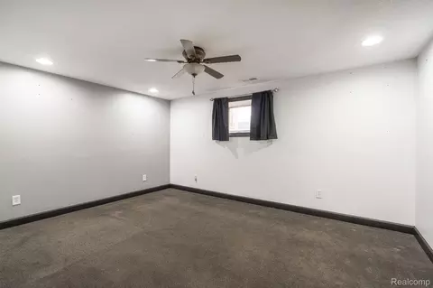 Bedroom - 6803 Napoleon Rd, Leoni, MI 49201 photo 7 of 8