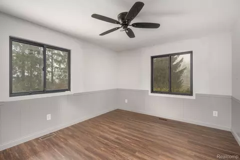 Bedroom - 6803 Napoleon Rd, Leoni, MI 49201 photo 1 of 8