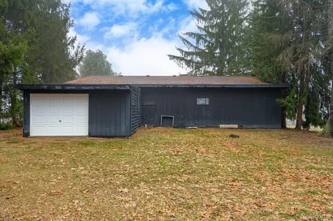 Exterior - 6803 Napoleon Rd, Leoni, MI 49201 photo 9 of 10