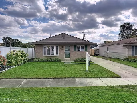 33435 Krauter St, Westland, MI 48185