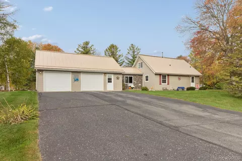 5266 S Pine St, Billings, MI 48612