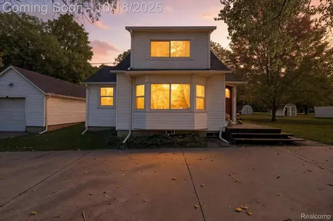 802 Tickner St, Linden, MI 48451