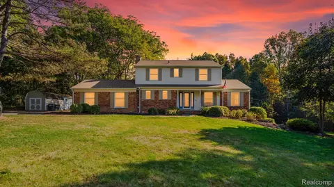 10180 Ellis Rd, Independence, MI 48348