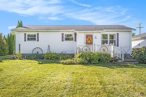 5627 Fairgrove Rd, Fairgrove, MI 48733