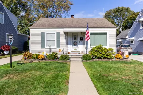 24716 Ross St, Dearborn, MI 48124