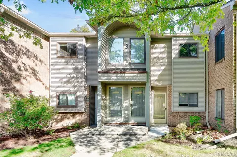 42481 Lilley Pointe Dr, Canton, MI 48187