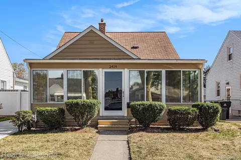 2419 15th St, Wyandotte, MI 48192