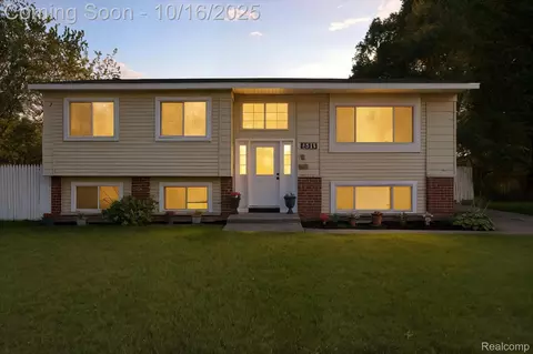 1815 Heatherridge St, Ypsilanti, MI 48198