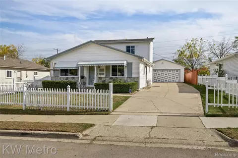 808 Kettering Ave, Pontiac, MI 48340