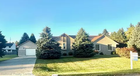 5115 Driftwood Dr, Commerce, MI 48382