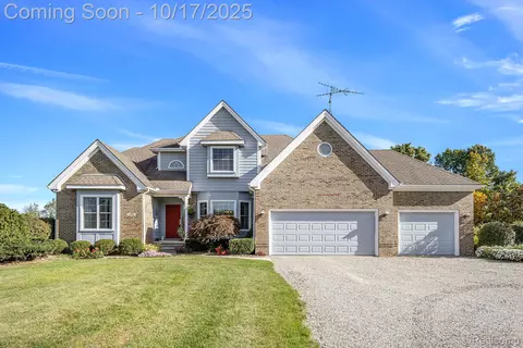 199 E Barron Rd, Howell, MI 48855