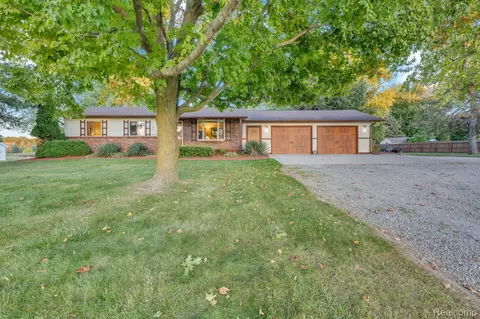 11056 N Irish Rd, Otisville, MI 48463
