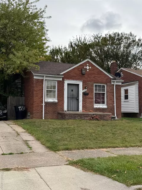 9590 Sussex St, Detroit, MI 48227