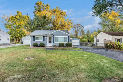 2551 James Rd, Auburn Hills, MI 48326