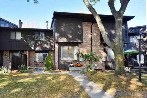 37383 Golfview Dr #76, Sterling Heights, MI 48312