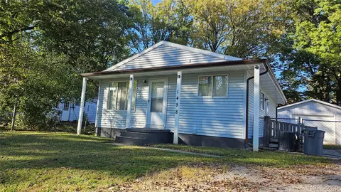 1498 W Genesee Ave, Flint, MI 48505
