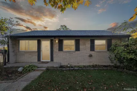 803 Dorset Ave, Ypsilanti, MI 48198