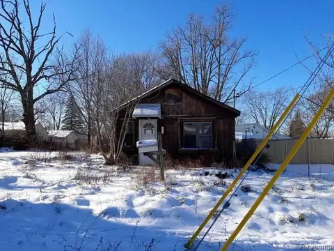 1308 Barney Ave, Flint, MI 48503 photo 3