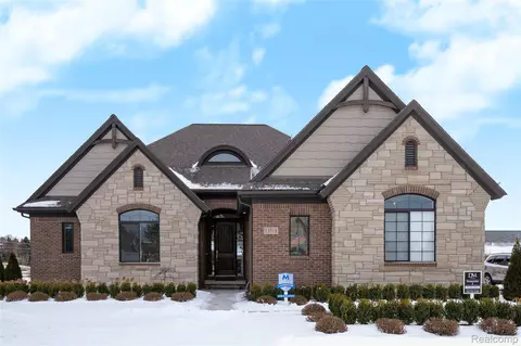 56160 Sailmast Ln, Shelby Township, MI 48315