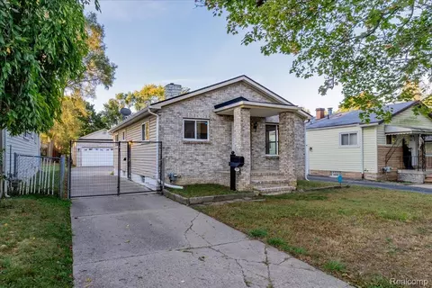 37 W Brooklyn Ave, Pontiac, MI 48340