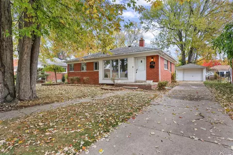 9352 Nathaline St, Redford, MI 48239