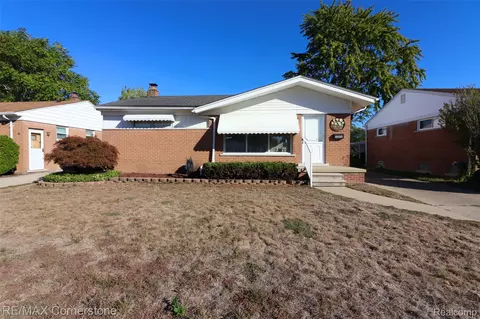 30806 Fernwood St, Westland, MI 48186