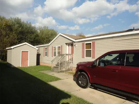3862 Ryans Rdg, Raisinville, MI 48161