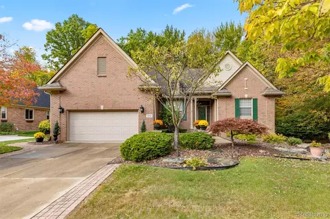 2942 Tall Oak Ln, Canton, MI 48188