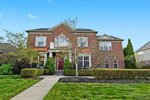 49499 Great Falls Rd, Canton, MI 48188