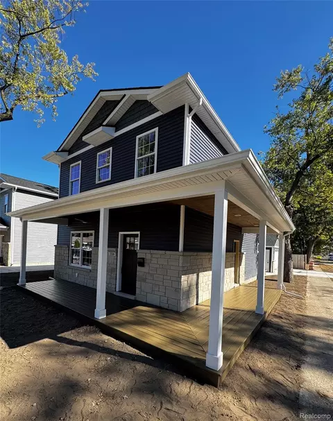 23304 Stauber Ave, Hazel Park, MI 48030