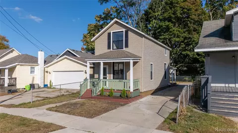 822 Saint Clair St, Port Huron, MI 48060