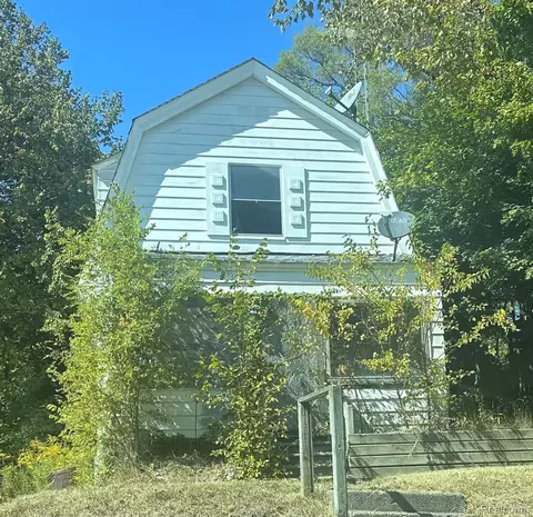 913 Perry St, Flint, MI 48504