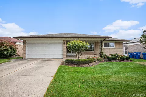 28554 Steele Dr, Warren, MI 48088