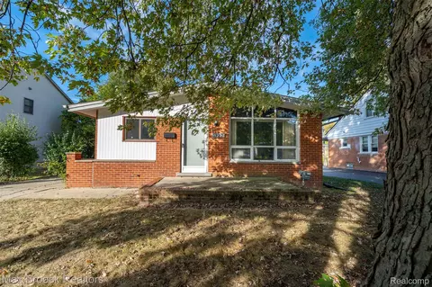 3927 Woodland Ave, Royal Oak, MI 48073