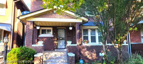 1812 Seyburn St, Detroit, MI 48214