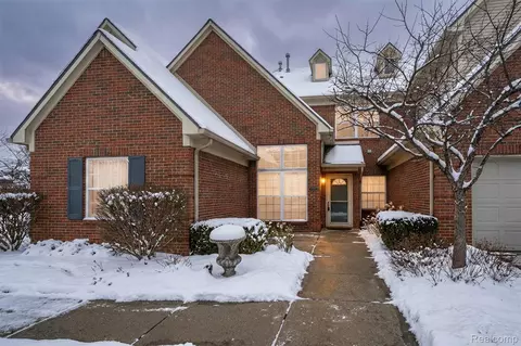 7779 Ambassador Dr, Shelby Township, MI 48316