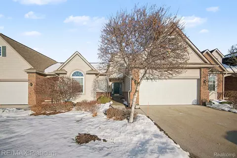 2643 Kerria Dr, Oceola, MI 48855