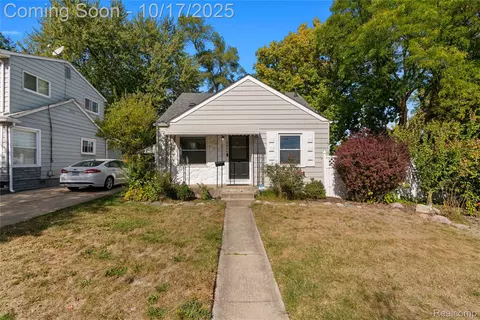 2437 Barrett Ave, Royal Oak, MI 48067