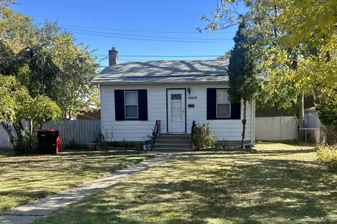30798 Brentwood St, Southfield, MI 48076