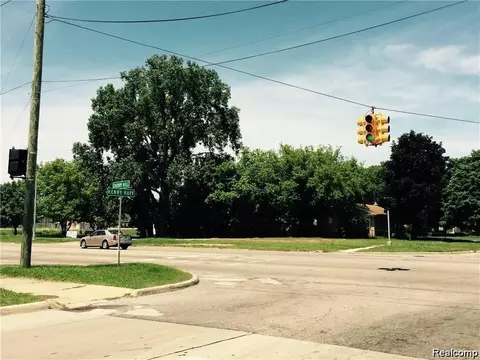 30414 Cherry Hill Rd, Garden City, MI 48135