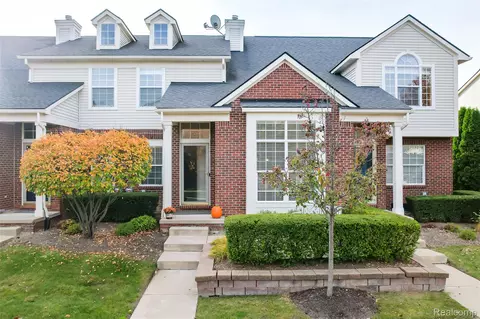 31204 Alexa Dr, Walled Lake, MI 48390