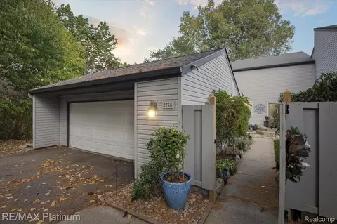 2755 Monte Vista Ave #39, Genoa, MI 48114